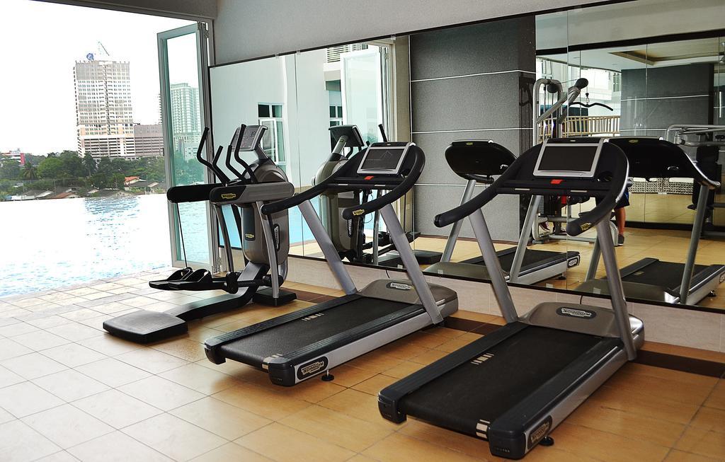 Ksl ホテル ＆ リゾート ジョホールバル エクステリア 写真 Treadmills in a gym