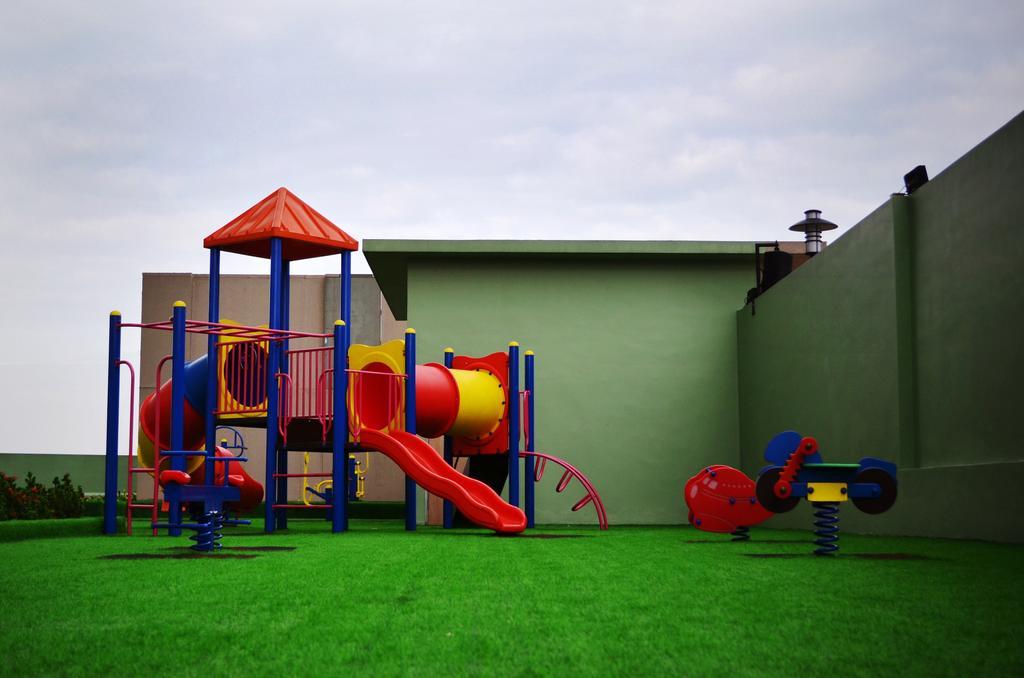 Ksl ホテル ＆ リゾート ジョホールバル エクステリア 写真 A playground in the park